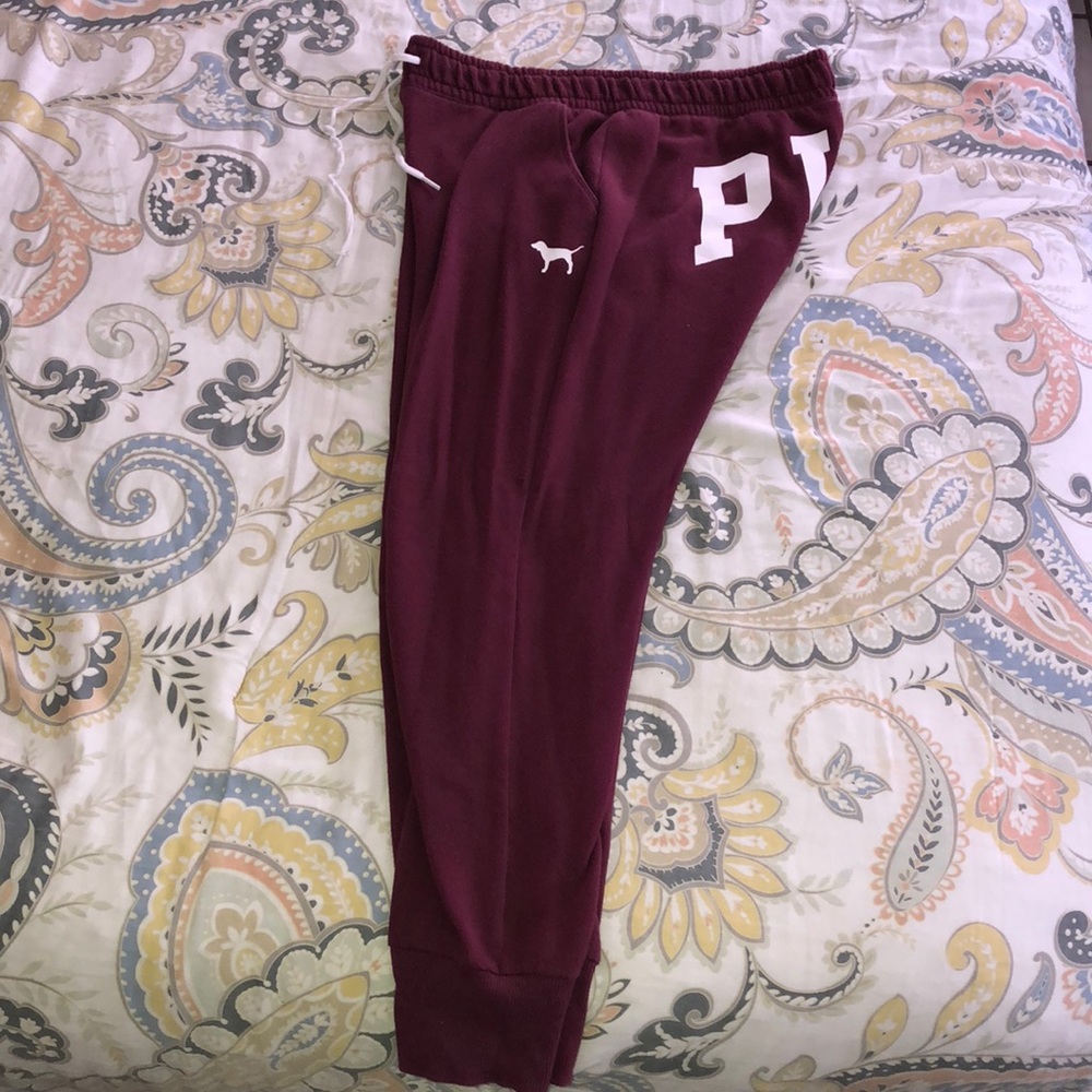 Maroon Jogger VS PINK